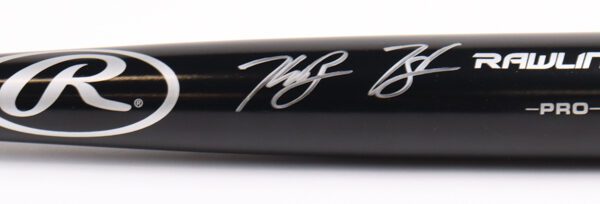 ke'bryan hayes signed bat